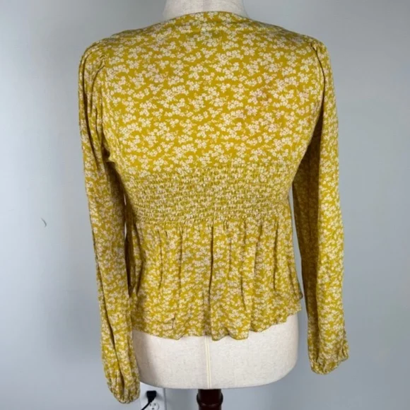 American Eagle Smocked Top Womens Yellow Floral Long Sleeve Sweetheart - Picture 2 of 5